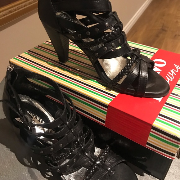 Bravo Browns Black Sandals Size 8 - Picture 2 of 4